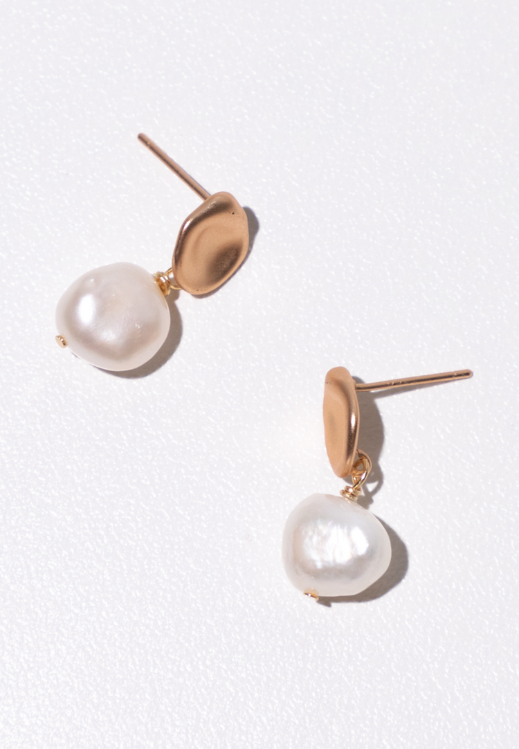 Natural Pearl Dangle Earrings